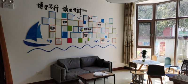武漢創(chuàng  )意匯廣告公司給安徽桐城安裝文化墻